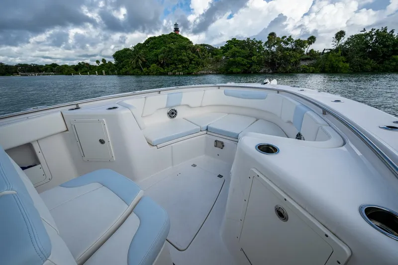 Slide: The Image of Robalo R302 2023 - 5693798