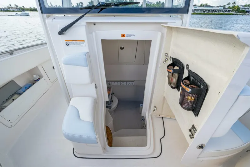 Slide: The Image of Robalo R302 2023 - 5693808