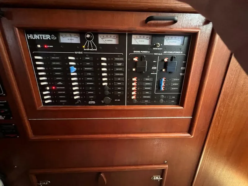 Slide: The Image of Hunter 420 Passage 2001 - 5694288