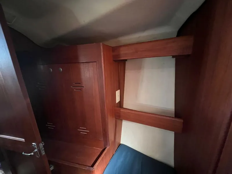 Slide: The Image of Hunter 420 Passage 2001 - 5694284