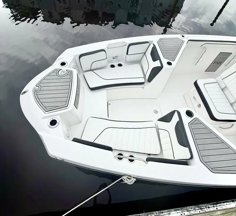 Slide: The Image of 2024 Yamaha 222 FSH Sport Bow - 5694278