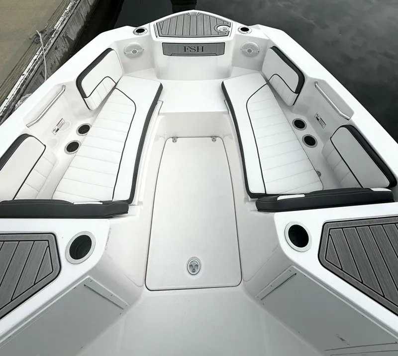 Slide: The Image of 2024 Yamaha 222 FSH Sport Bow Seating - 5694307