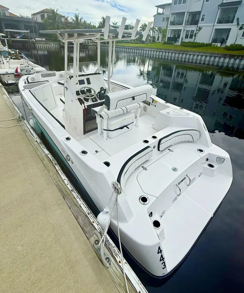 Slide: The Image of 2024 Yamaha 222 FSH Sport Aft View - 5694281