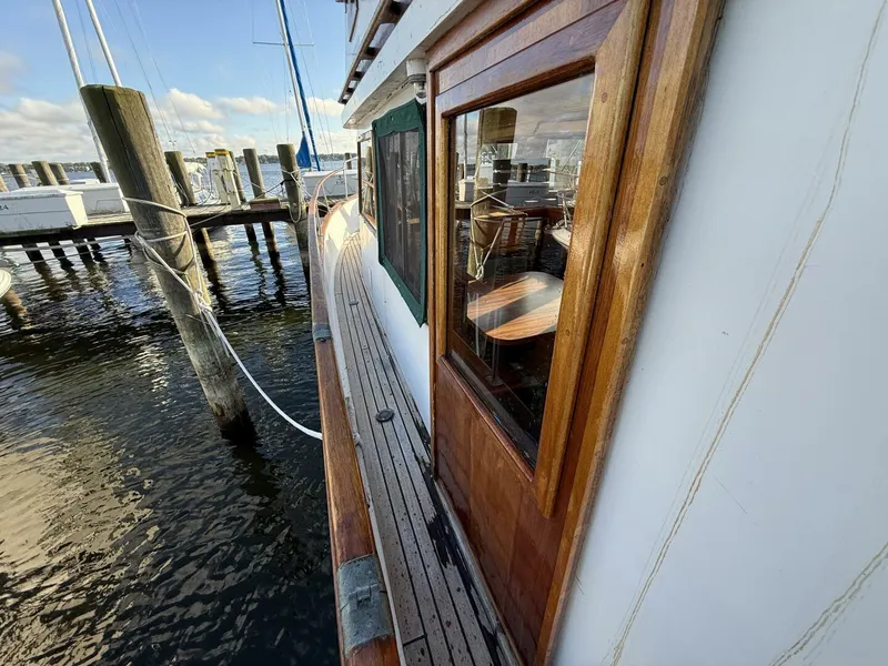 Slide: The Image of Marine Trader Double Cabin 1981 - 5694591