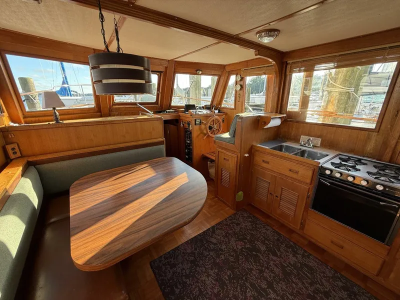 Slide: The Image of Marine Trader Double Cabin 1981 - 5694612