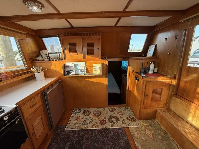 Slide: The Image of Marine Trader Double Cabin 1981 - 5694705