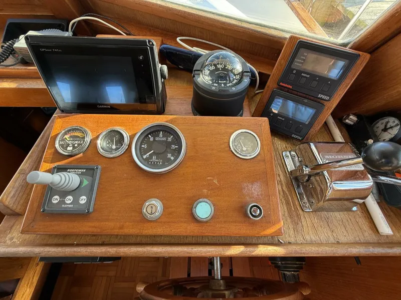 Slide: The Image of Marine Trader Double Cabin 1981 - 5694607