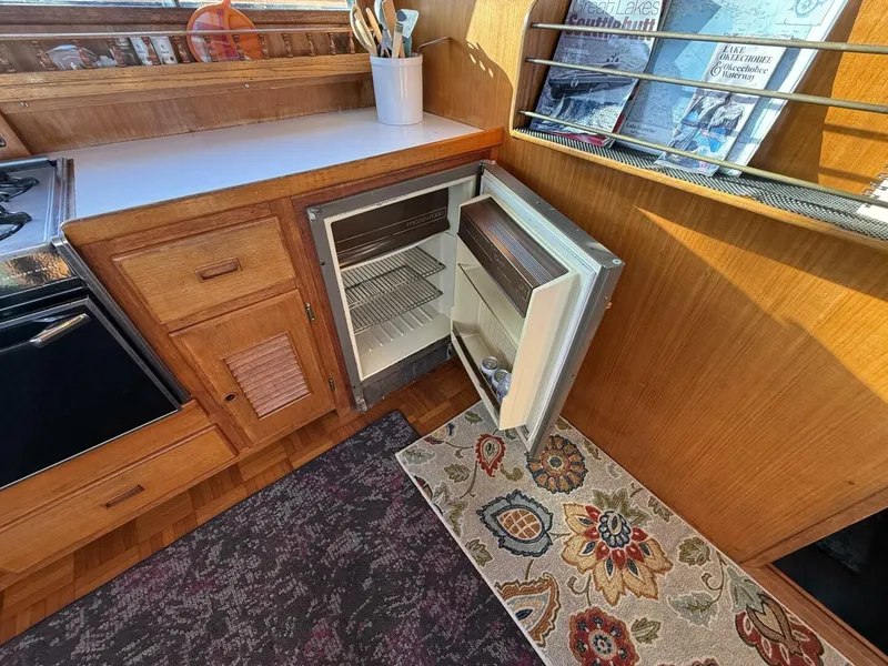 Slide: The Image of Marine Trader Double Cabin 1981 - 5694610