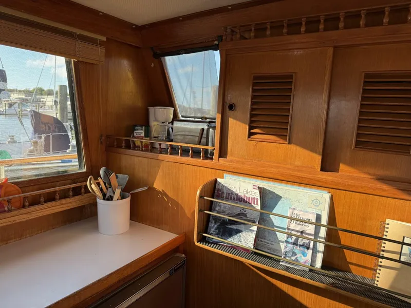 Slide: The Image of Marine Trader Double Cabin 1981 - 5694601