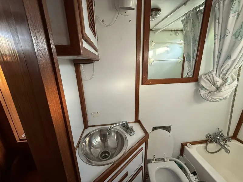 Slide: The Image of Marine Trader Double Cabin 1981 - 5694721