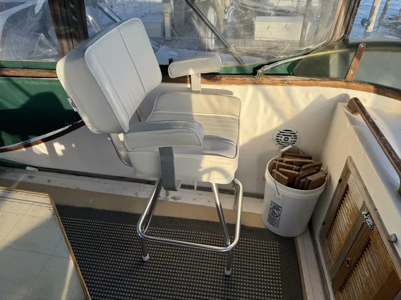 Slide: The Image of Marine Trader Double Cabin 1981 - 5694793