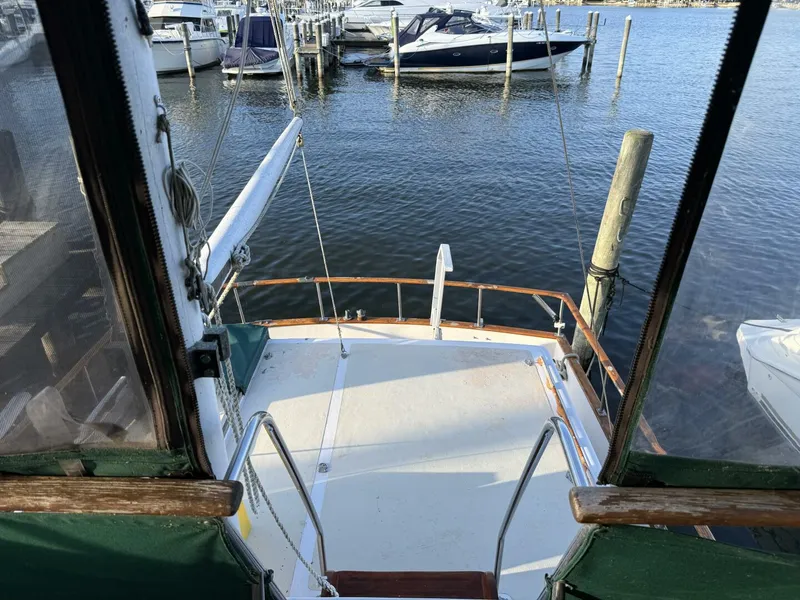 Slide: The Image of Marine Trader Double Cabin 1981 - 5694787