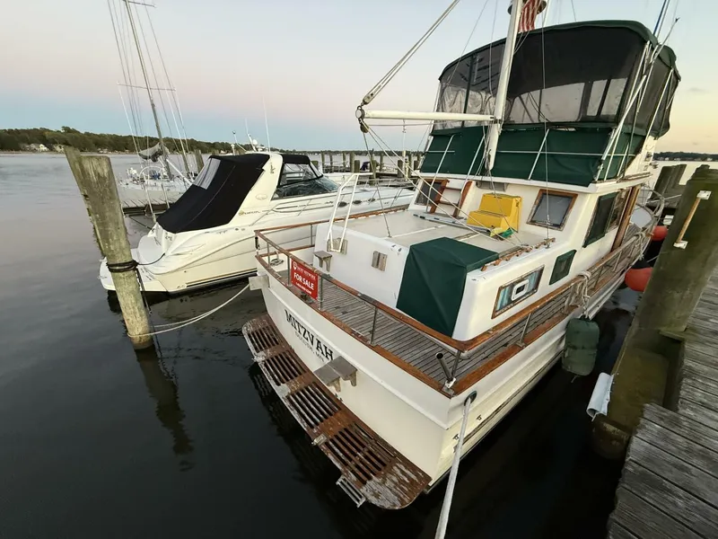 Slide: The Image of Marine Trader Double Cabin 1981 - 5694231