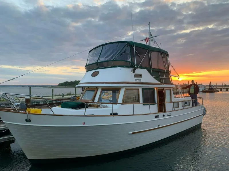 Slide: The Image of Marine Trader Double Cabin 1981 - 5694576