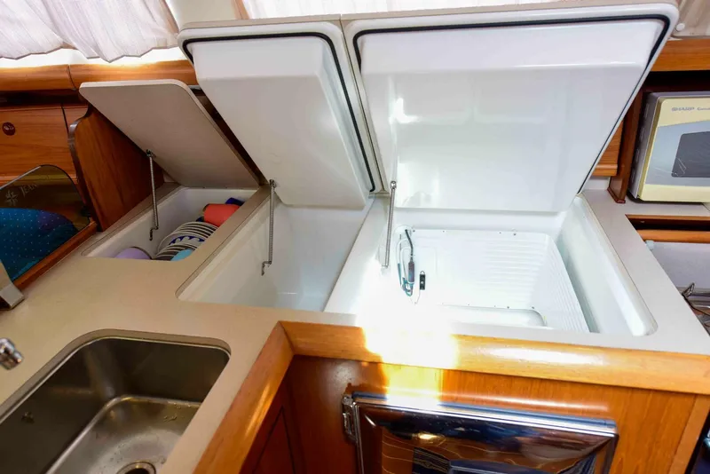 Slide: The Image of Jeanneau Sun Odyssey 43 DS 2003 - 5696958