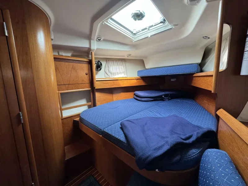 Slide: The Image of Jeanneau Sun Odyssey 43 DS 2003 - 5694812