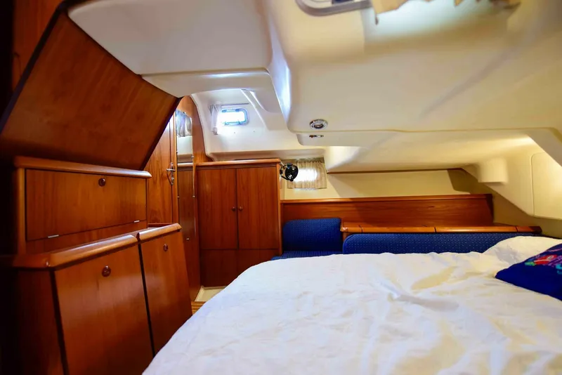 Slide: The Image of Jeanneau Sun Odyssey 43 DS 2003 - 5696879