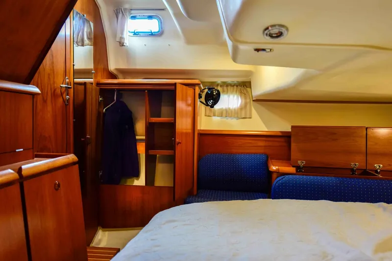 Slide: The Image of Jeanneau Sun Odyssey 43 DS 2003 - 5696881