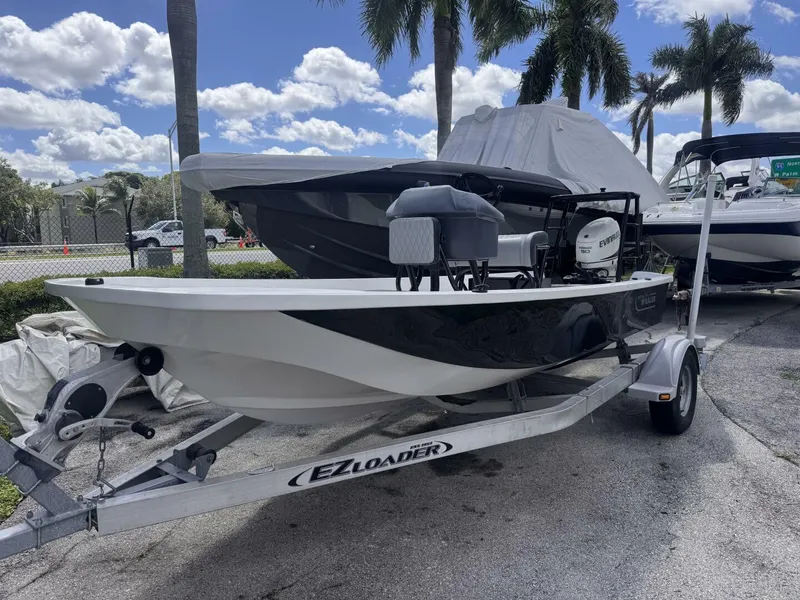 Slide: The Image of Boston Whaler 17 1980 - 5694773