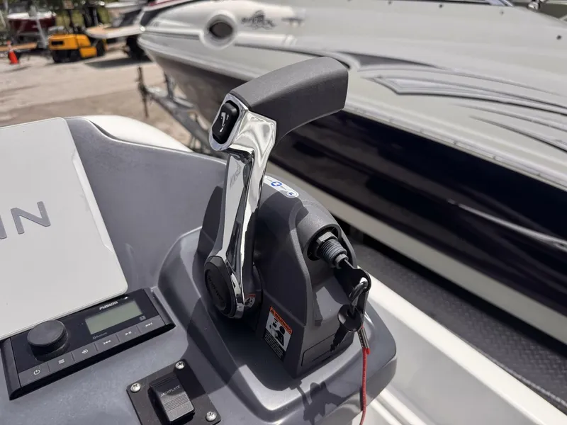 Slide: The Image of Boston Whaler 17 1980 - 5694782