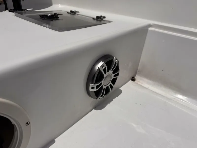 Slide: The Image of Boston Whaler 17 1980 - 5694785