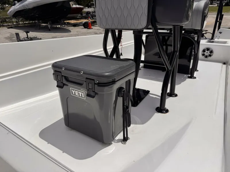 Slide: The Image of Boston Whaler 17 1980 - 5694777