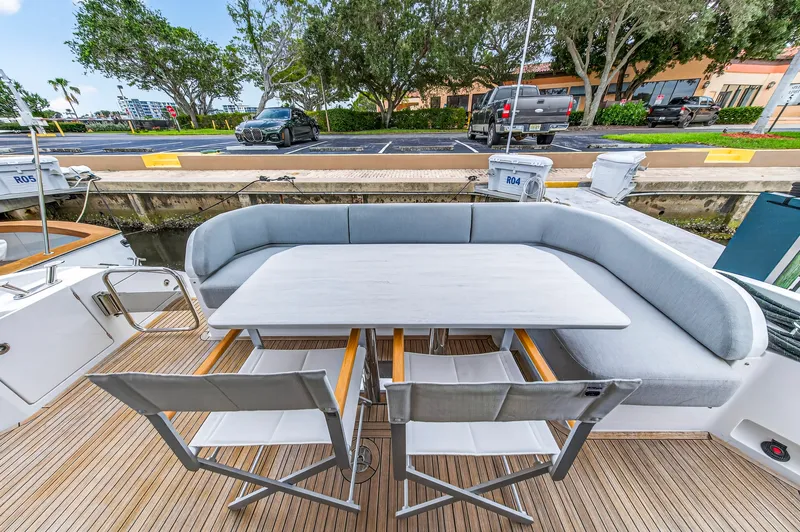 Slide: The Image of Azimut 53 FLY 2024 - 5695276