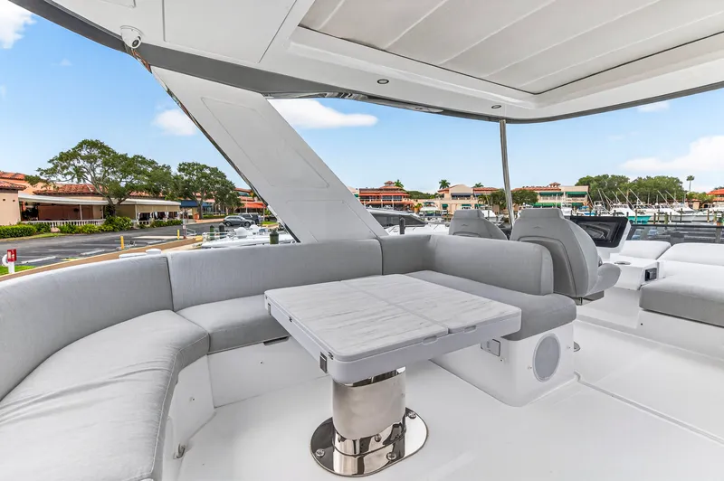 Slide: The Image of Azimut 53 FLY 2024 - 5695285