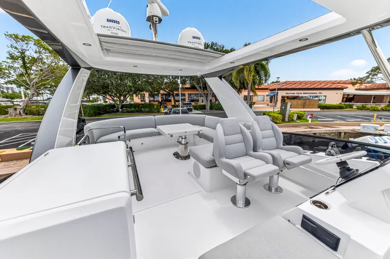Slide: The Image of Azimut 53 FLY 2024 - 5695300