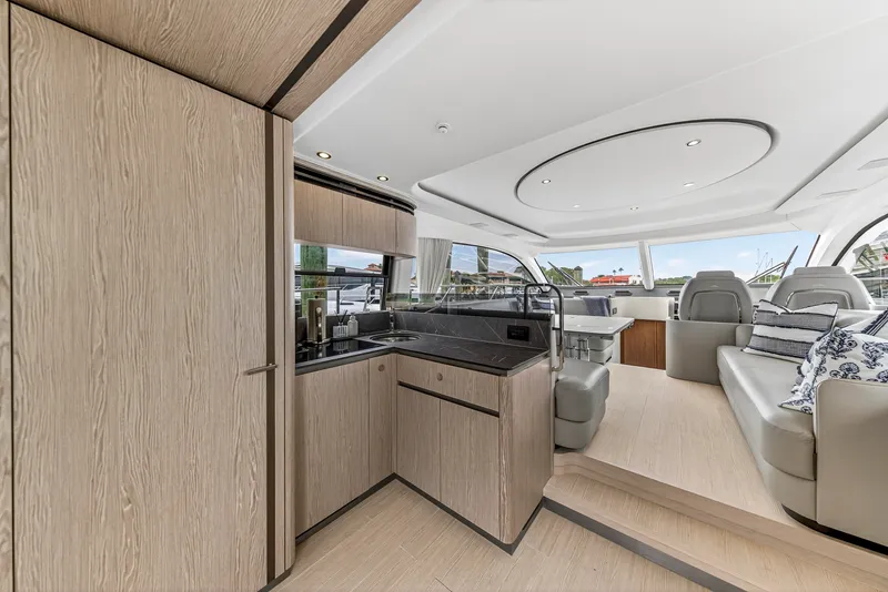 Slide: The Image of Azimut 53 FLY 2024 - 5695311