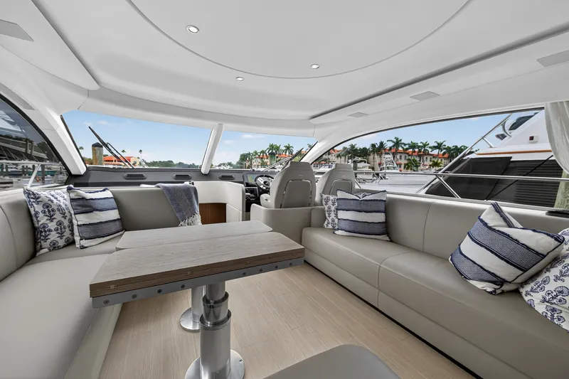 Slide: The Image of Azimut 53 FLY 2024 - 5695317