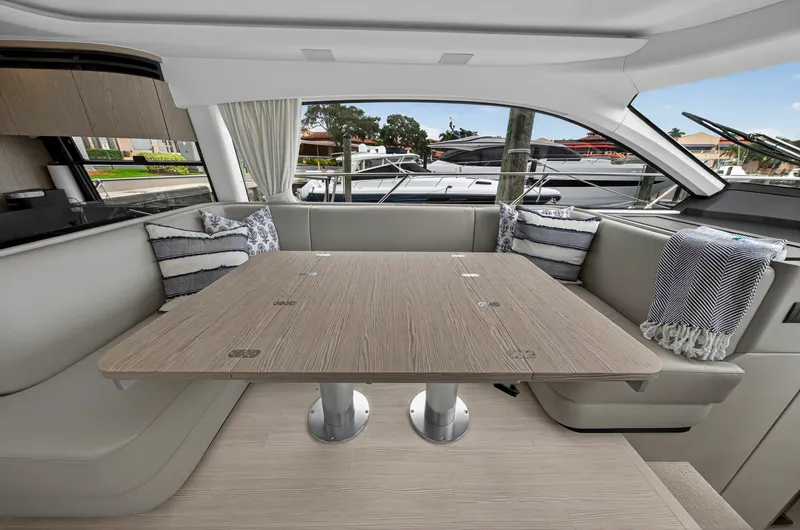 Slide: The Image of Azimut 53 FLY 2024 - 5695320