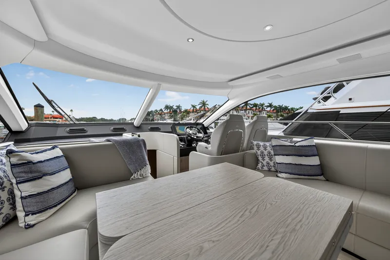 Slide: The Image of Azimut 53 FLY 2024 - 5695323