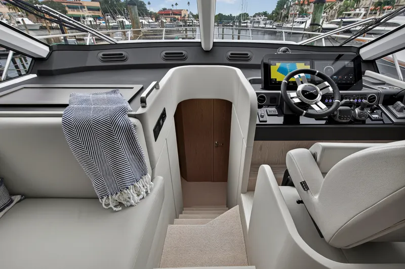 Slide: The Image of Azimut 53 FLY 2024 - 5695330