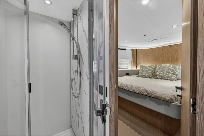 Slide: The Image of Azimut 53 FLY 2024 - 5695335