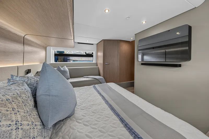 Slide: The Image of Azimut 53 FLY 2024 - 5695341