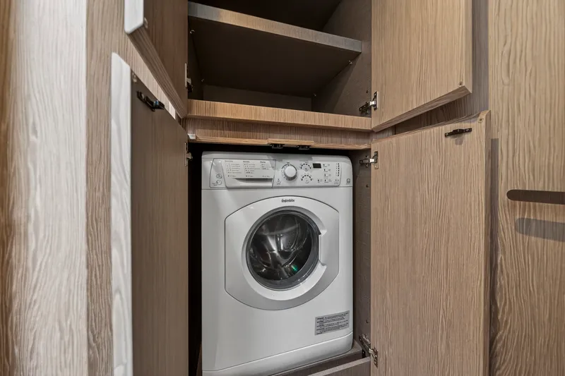 Slide: The Image of Azimut 53 FLY 2024 - 5695347