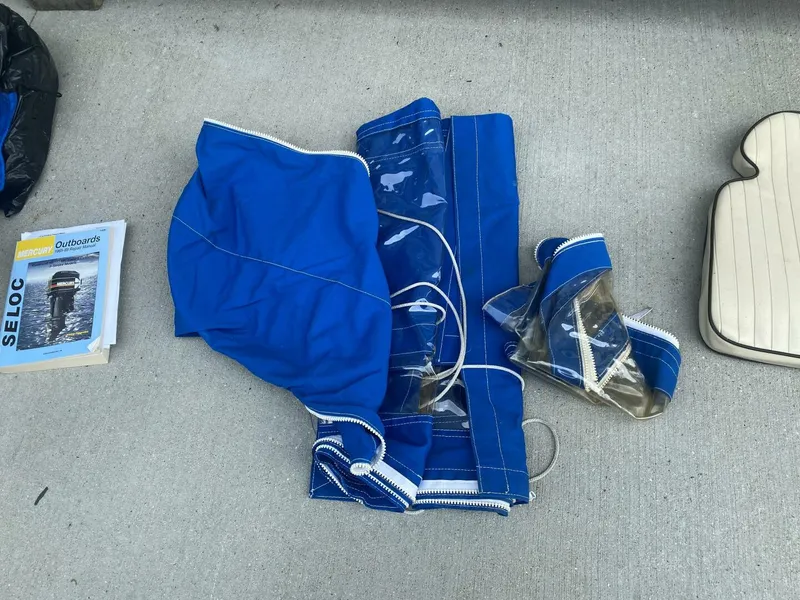 Slide: The Image of Boston Whaler 17 Montauk 1981 - 5696420