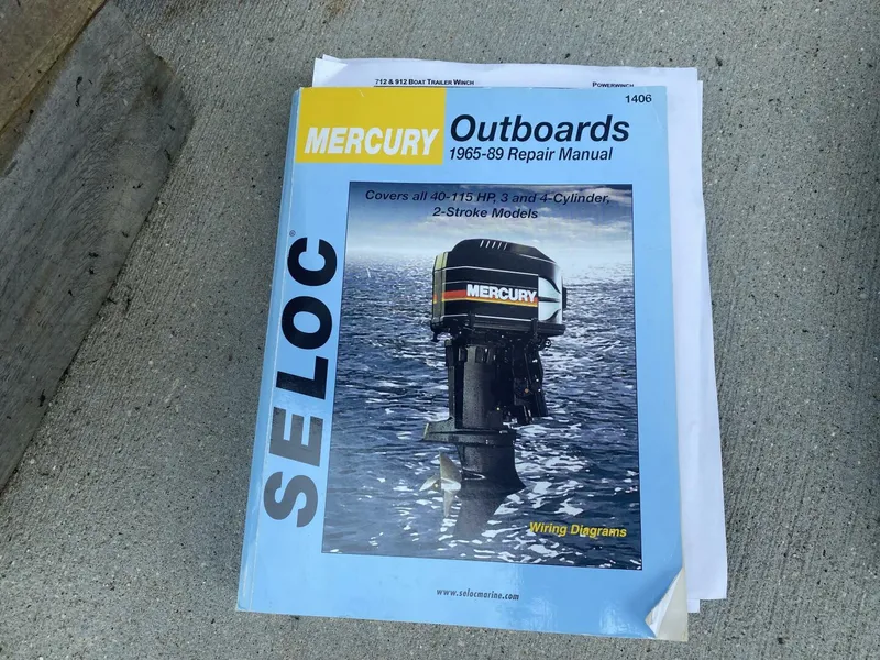 Slide: The Image of Boston Whaler 17 Montauk 1981 - 5696421