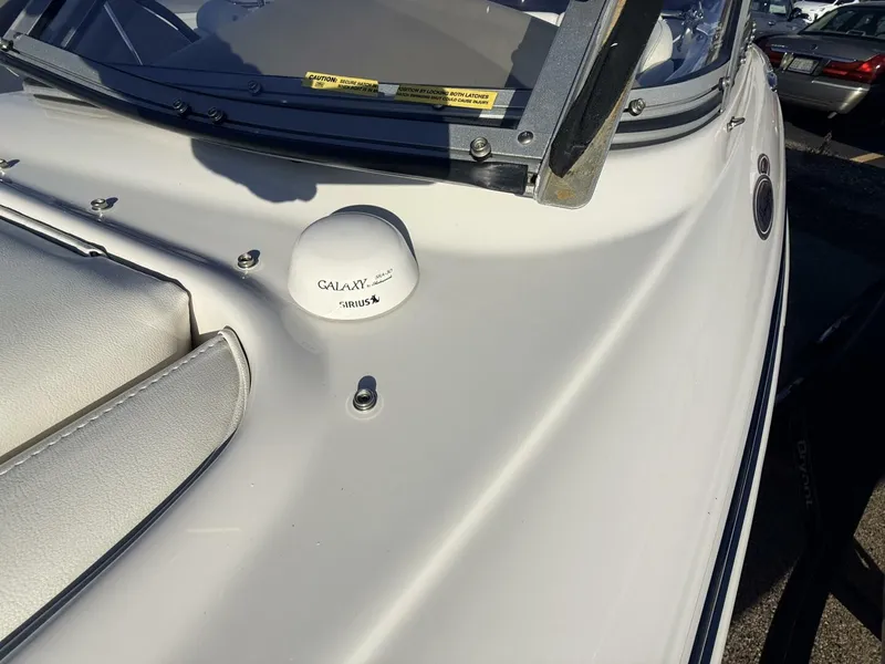 Slide: The Image of Four Winns 210 Horizon 2004 - 5696634