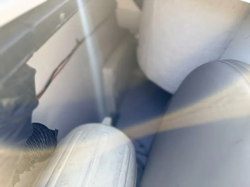 Slide: The Image of Four Winns 210 Horizon 2004 - 5696636