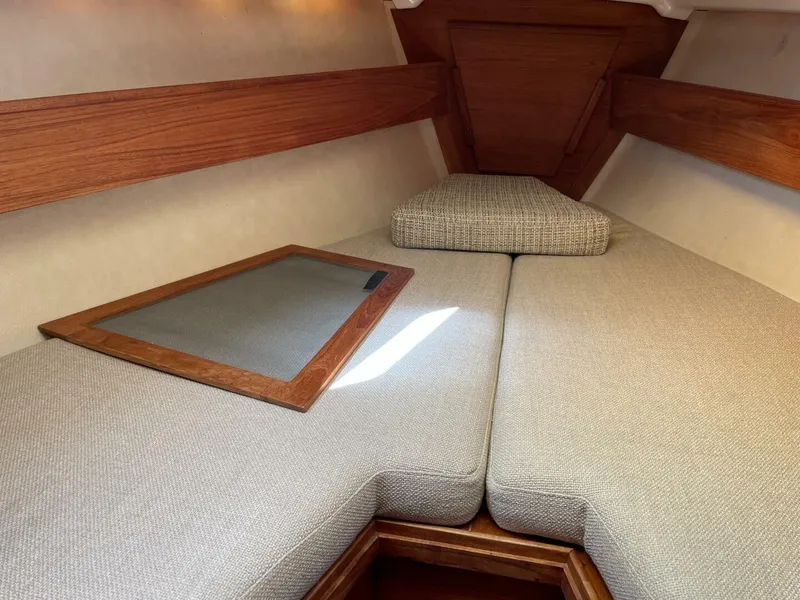 Slide: The Image of Sabre 28 1978 - 5696755