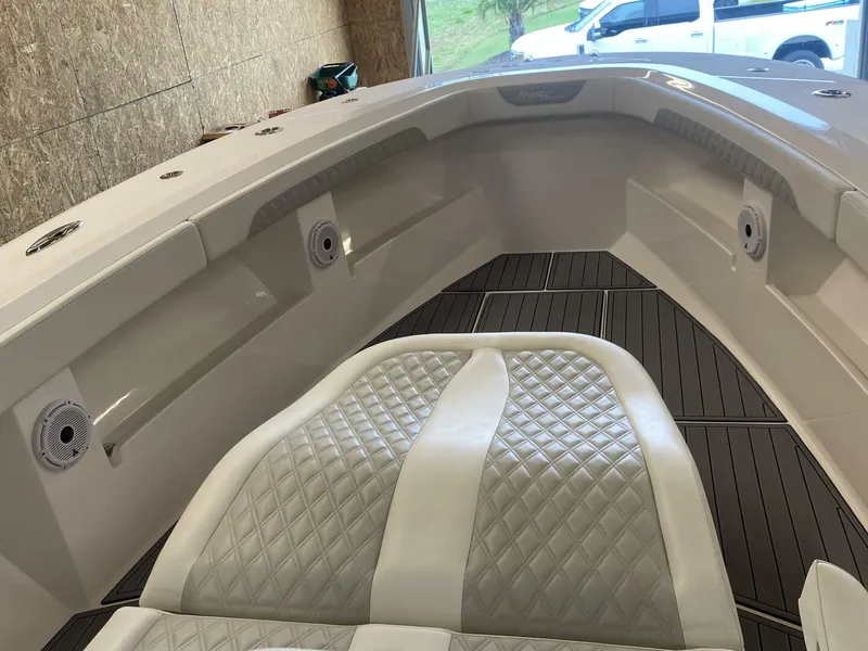 Slide: The Image of Front Runner 39 2022 - 5696900