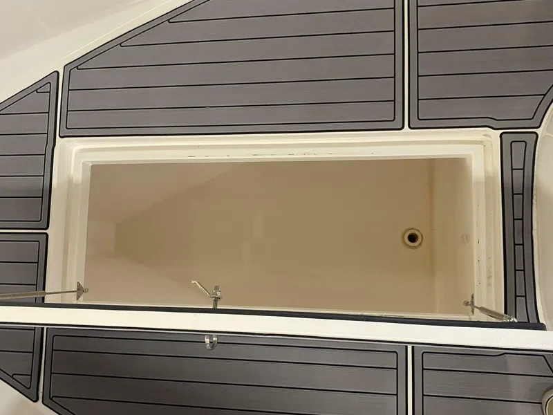 Slide: The Image of Front Runner 39 2022 - 5696903