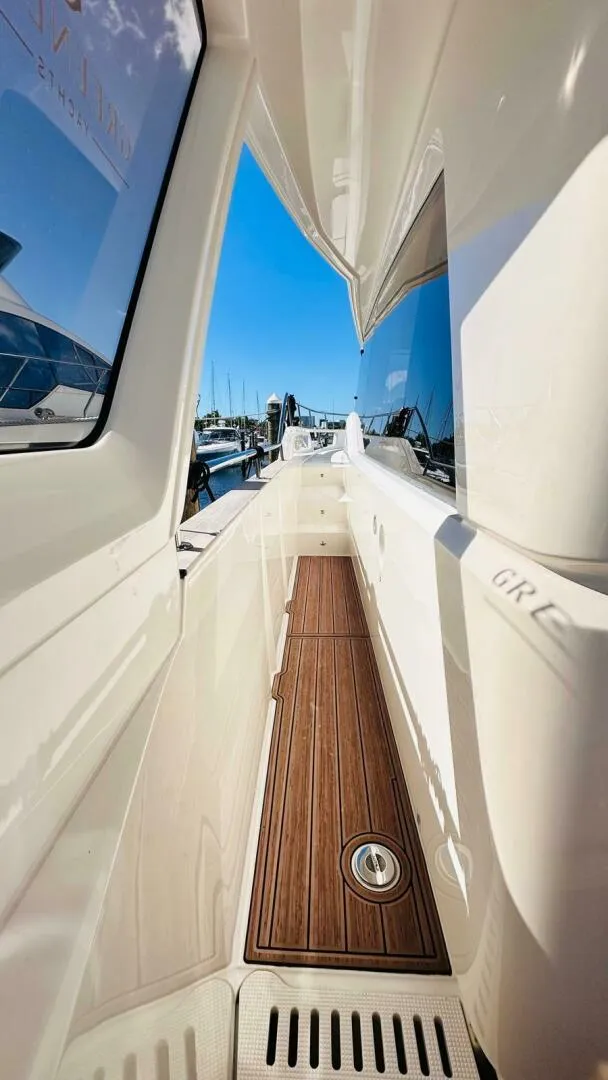 Slide: The Image of Greenline 48 Fly Hybrid 2024 - 5716113