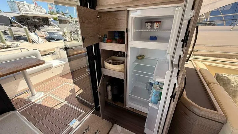 Slide: The Image of Greenline 48 Fly Hybrid 2024 - 5716127