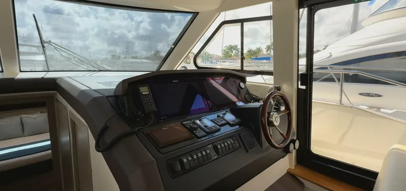 Slide: The Image of Greenline 48 Fly Hybrid 2024 - 5716141