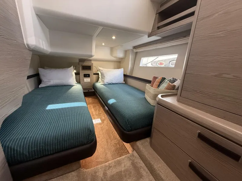 Slide: The Image of Greenline 48 Fly Hybrid 2024 - 5716145