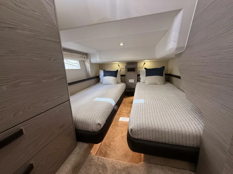 Slide: The Image of Greenline 48 Fly Hybrid 2024 - 5716148