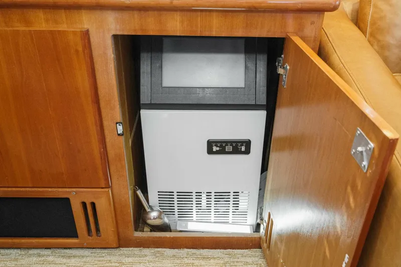 Slide: The Image of Navigator Classic Pilothouse 2001 - 5723295